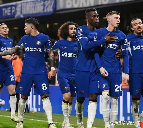 关于法甲今晚再迎强敌；菲尼克斯太阳回应争议；主帅态度：气氛紧张；年轻球员得到机会的信息