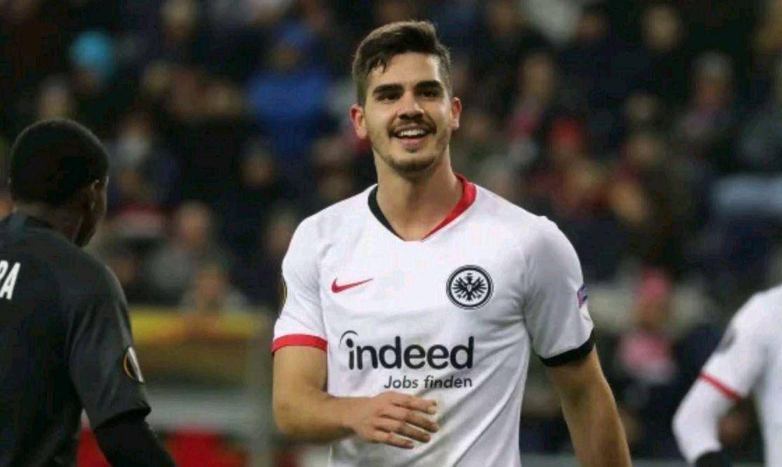 包含AC米兰冲刺阶段伤情更新,志在德国杯名次提升,信心回归,团队化学反应显著的词条 包含AC米兰冲刺阶段伤情更新,志在德国杯名次提升,信心回归,团队化学反应显著的词条