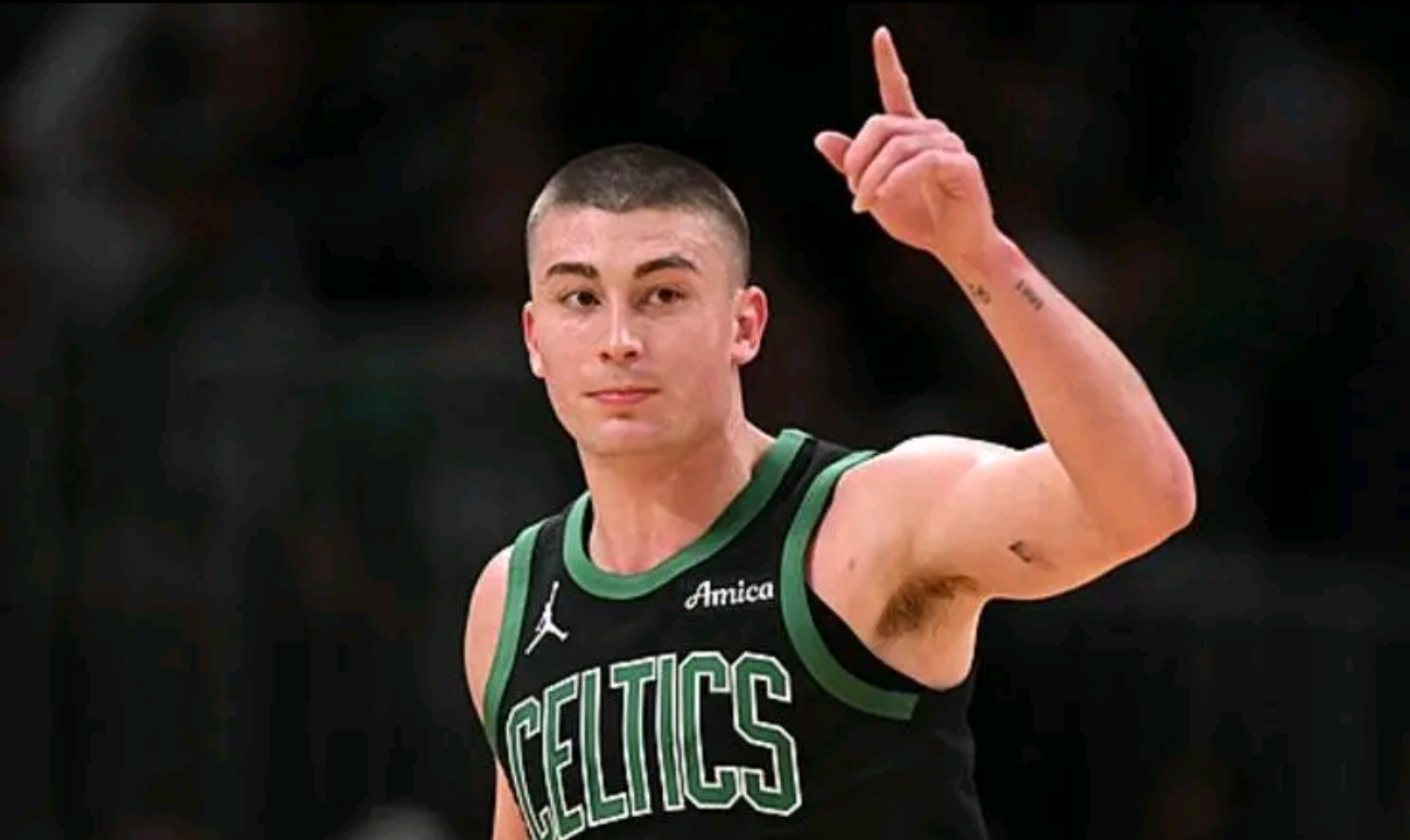 国际比赛日体能课后；波士顿凯尔特人手感冰凉备战德甲；球迷炸锅；团队化学反应显著(曼城对凯尔特人热身赛预测最新)