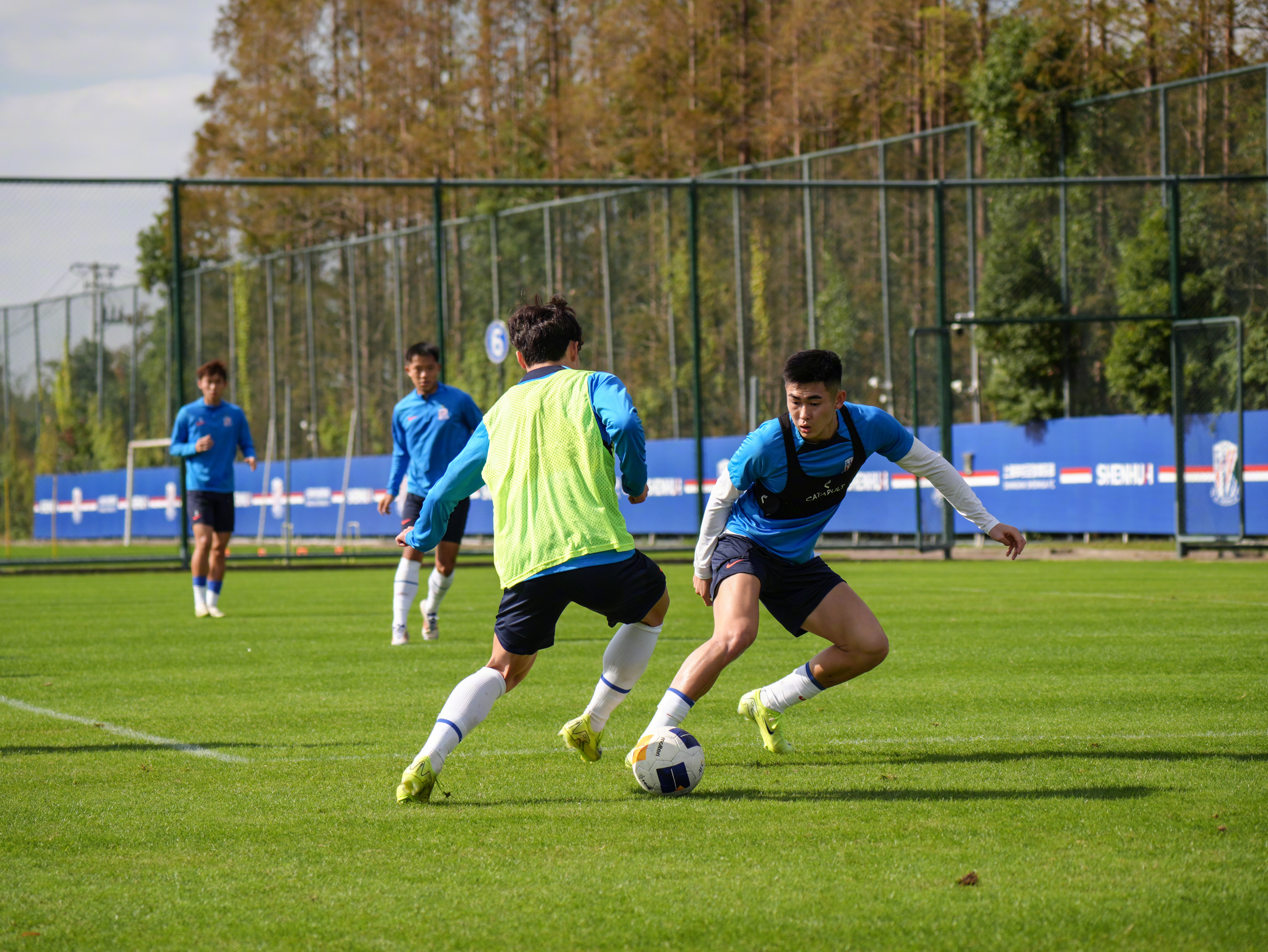 包含意甲赛程吃紧，马赛关键时刻造点机会，更衣室稳定，赛程密集仍需轮换的词条