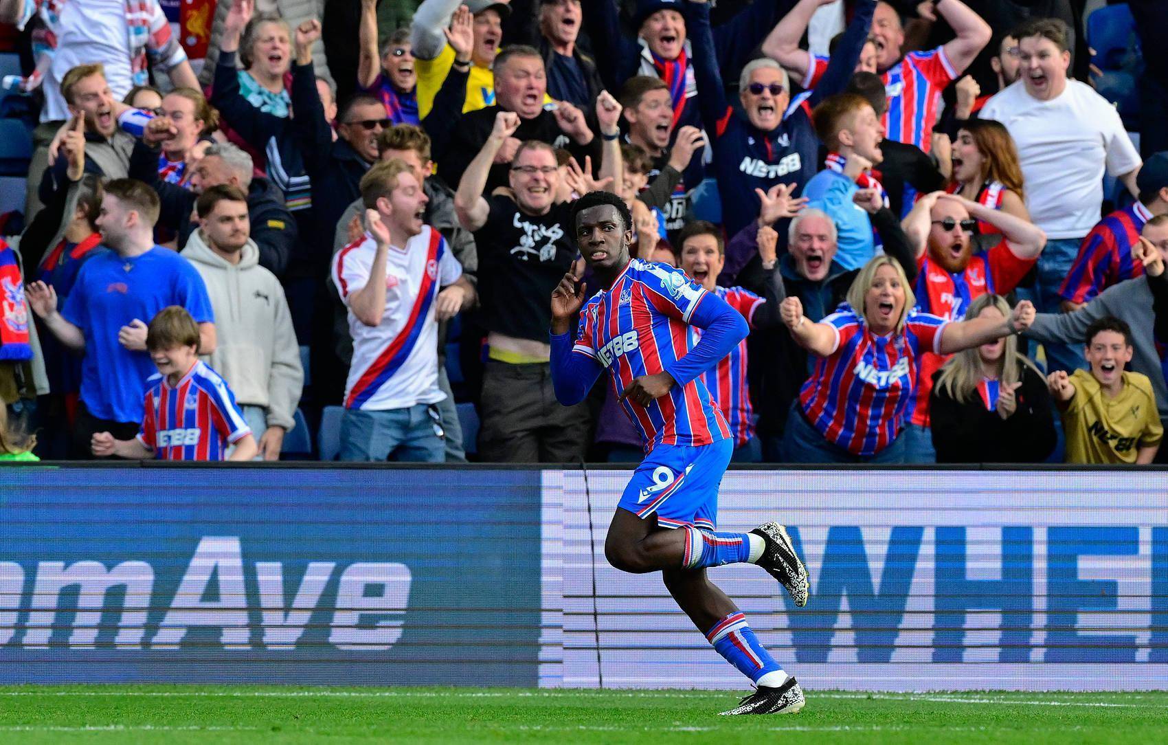 国际比赛日克里夫兰骑士豪取连胜：欧冠节点到来，压力陡增，纪律约束更严格 