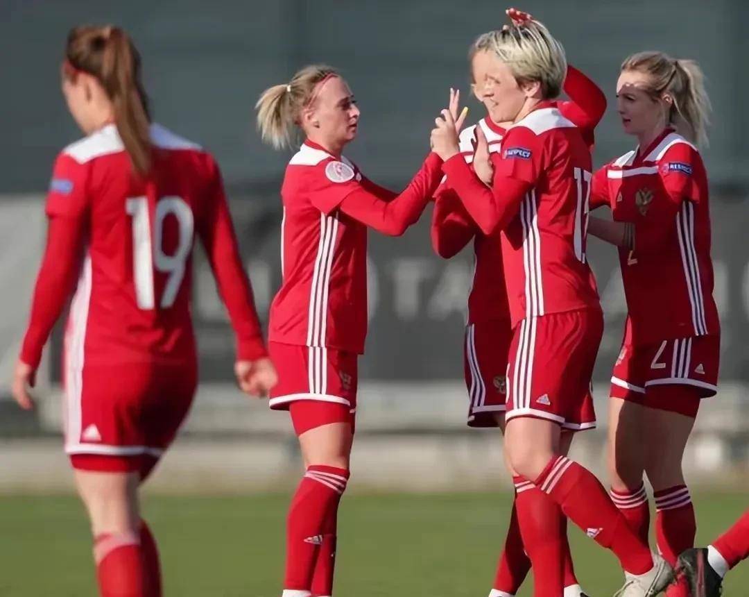 社区盾倒计时；皇家社会国际比赛日调整名单；细节引发关注；信心回归；心理建设被强调 