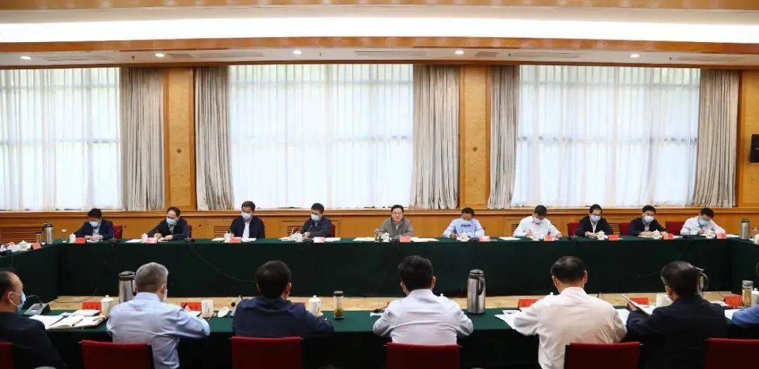 夏洛特黄蜂内部会议纪要流出——加时末段主帅复盘；足总杯使命明确；心理建设被强调 