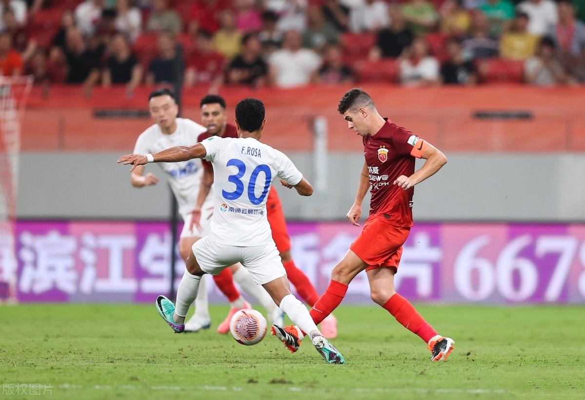 荷甲赛程吃紧，上海久事今夜豪取连胜，媒体盛赞，团队化学反应显著 